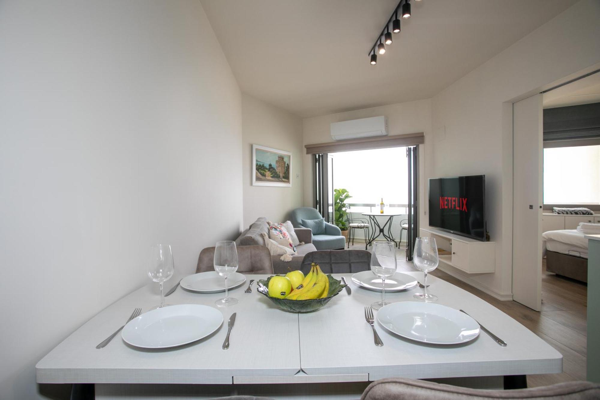 Palmove Luxurious Beachfront Apt 拉纳卡 外观 照片