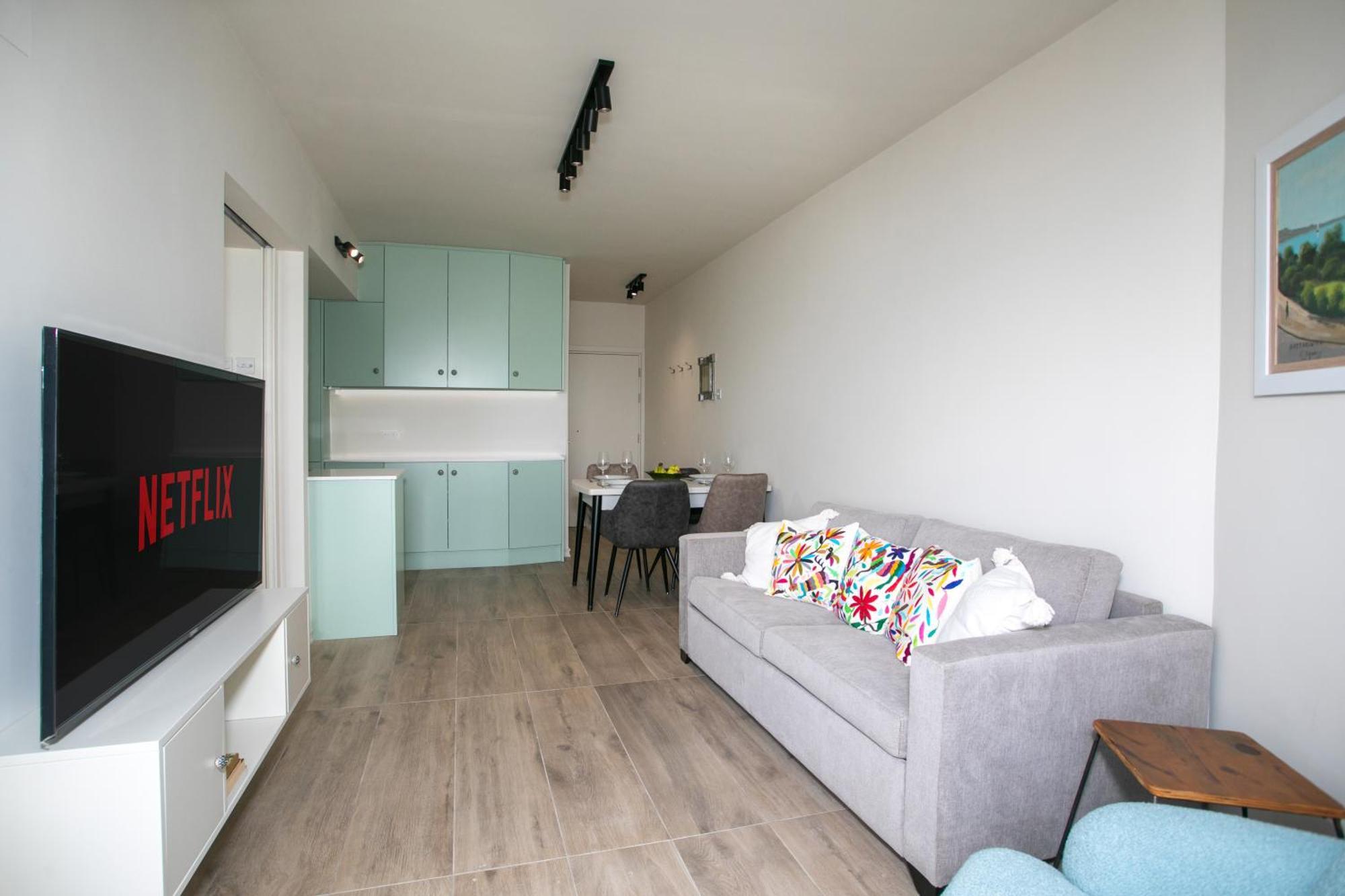 Palmove Luxurious Beachfront Apt 拉纳卡 外观 照片