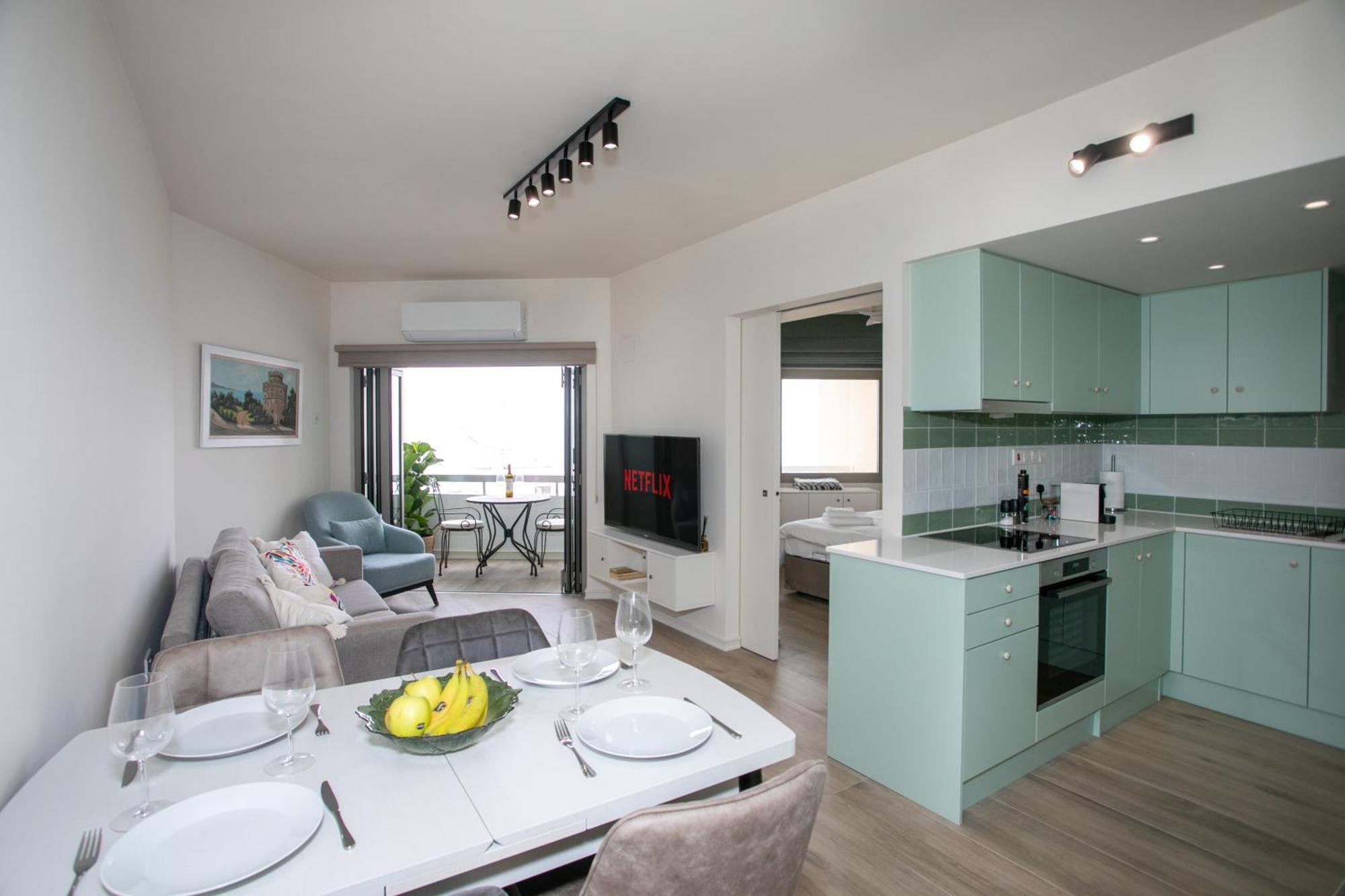 Palmove Luxurious Beachfront Apt 拉纳卡 外观 照片