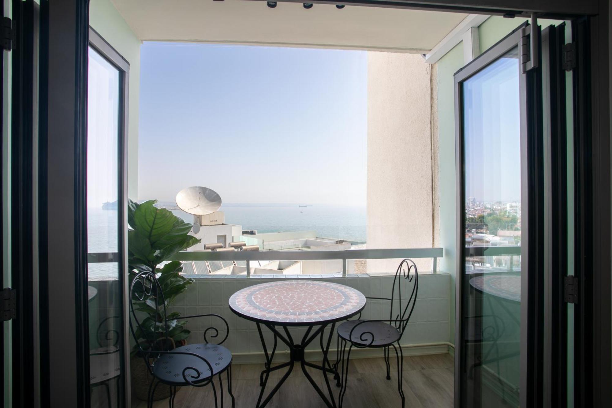 Palmove Luxurious Beachfront Apt 拉纳卡 外观 照片