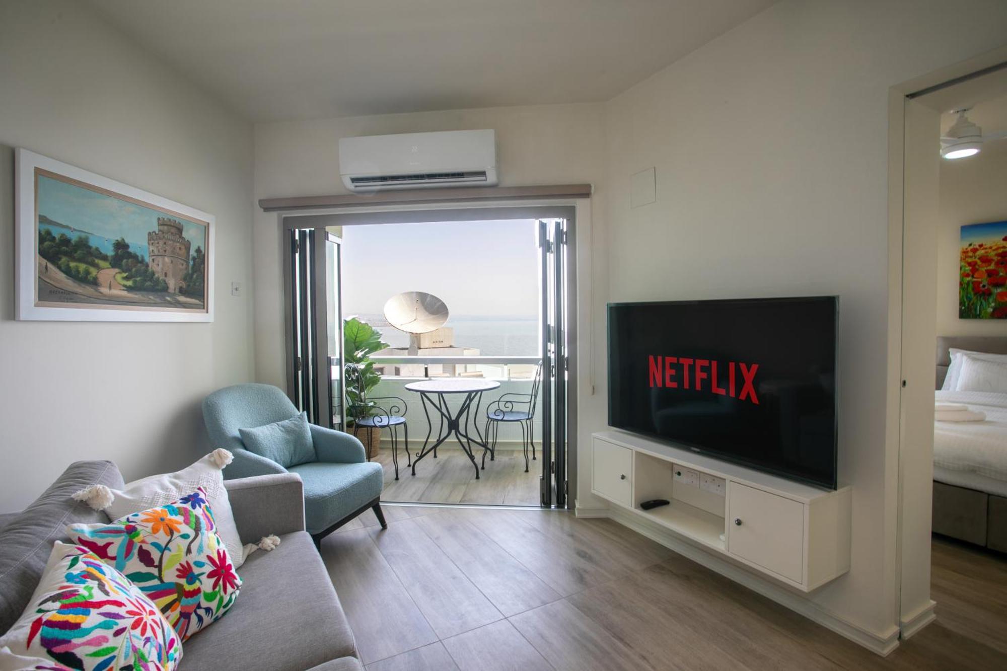 Palmove Luxurious Beachfront Apt 拉纳卡 外观 照片